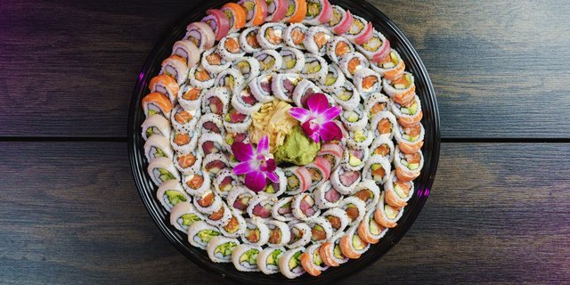 Signature Roll Platter
