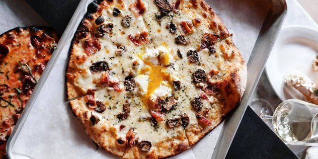 White Pie Pizza