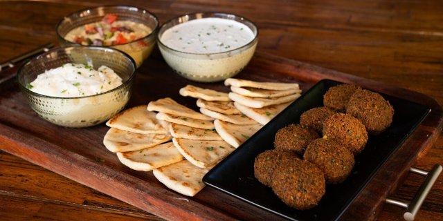 Mediterranean Dip Platter
