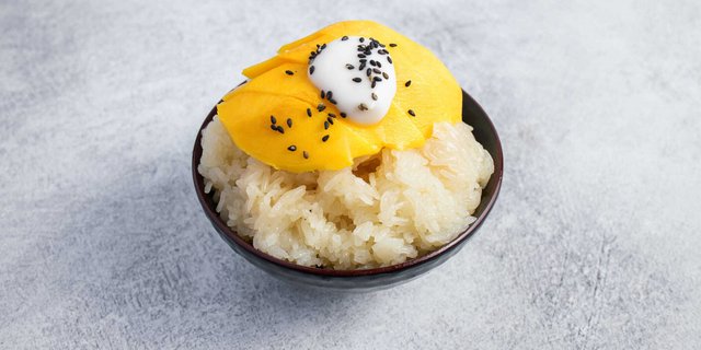 Sweet Sticky Rice w/ Mango