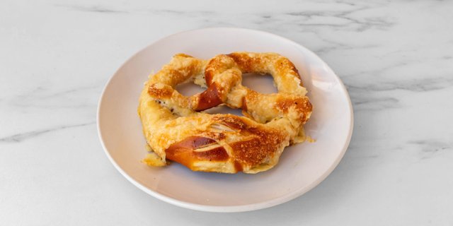 Dozen Cheese Pretzels