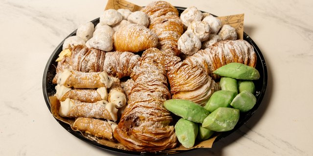 Full Dessert Platter