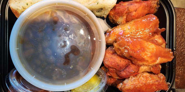 Spicy Wings Boxed Meal
