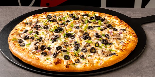 Gluten-Free Chicken Alfredo Pizza