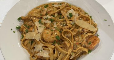 The Rhoyal Bistro Live