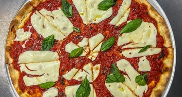 DeeDee's Pizza