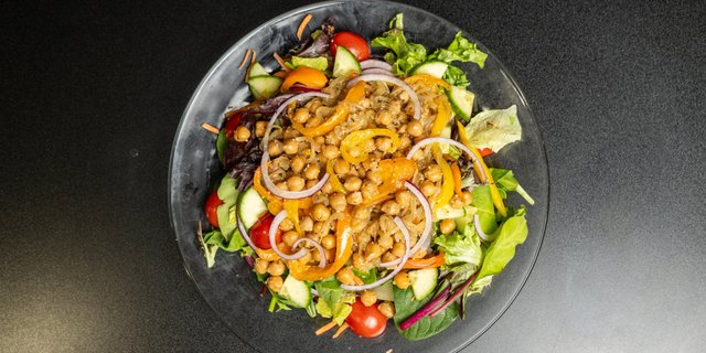 Chickpea Garden Salad