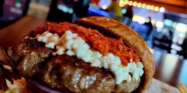 Balkan Burger