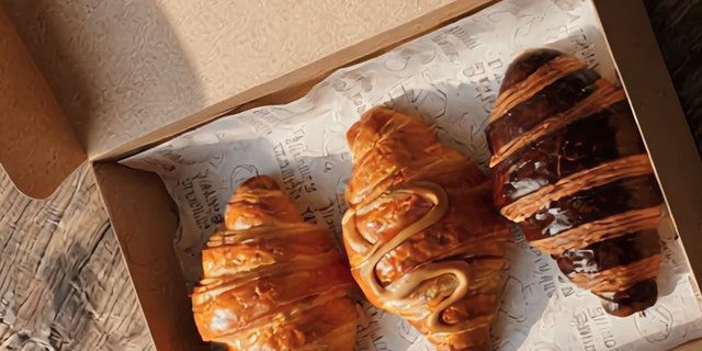 Croissant & Pastry Box