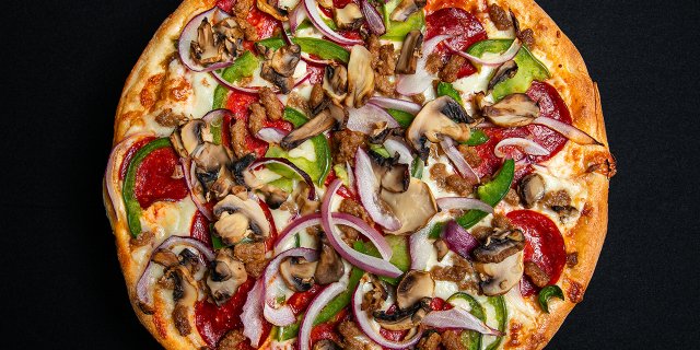 Deluxe Supreme Pizza