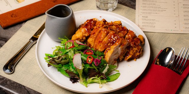 General Tso Crispy Chicken Cutlet Salad
