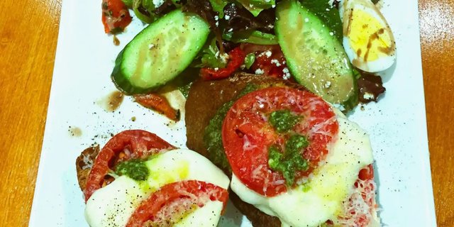Caprese Tartine
