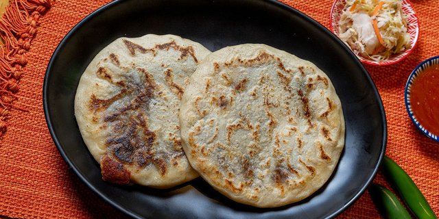 Pupusa Revuelta Platter