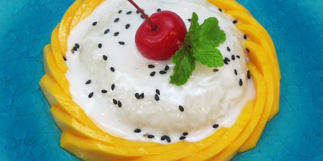 Sweet Sticky Rice w/ Mango