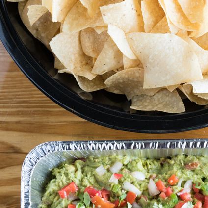 Chips & Guacamole Tray