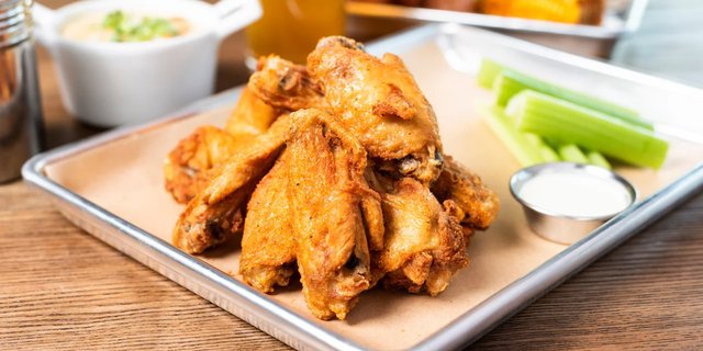 Original Chicken Wings & Fries