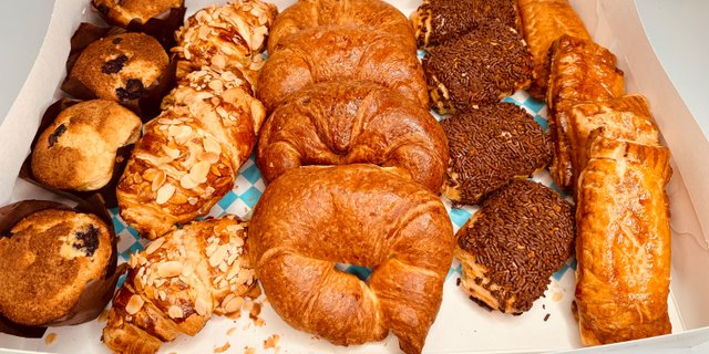 Signature Bakery Assortment Platter