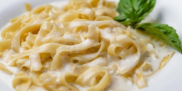 Fettuccine Alfredo