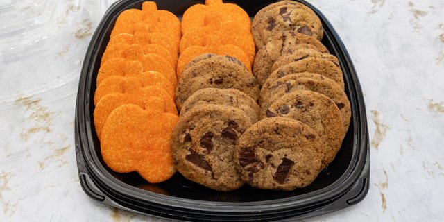 The Classic Favorites Cookie Tray