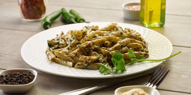 Pesto Chicken Pasta Twist