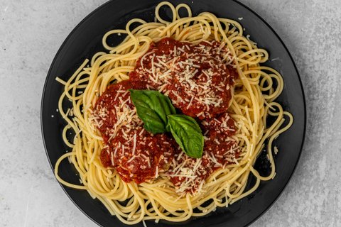 Spaghetti w/ Meatballs