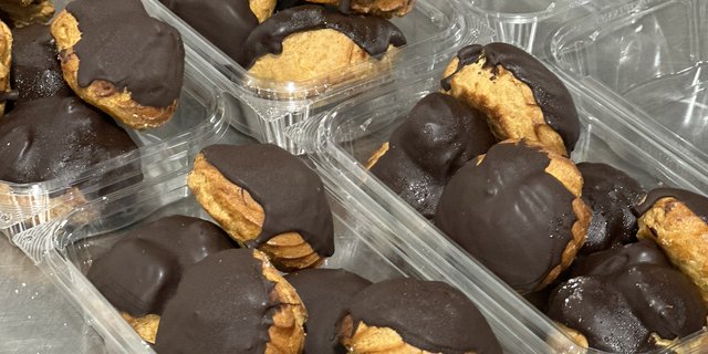Chocolate Cream Puffs