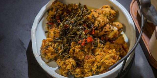 Lan Feast Salt & Pepper Chicken w/ Chinese Tea