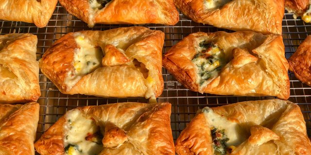 Spinach & Corn Puff Parcel