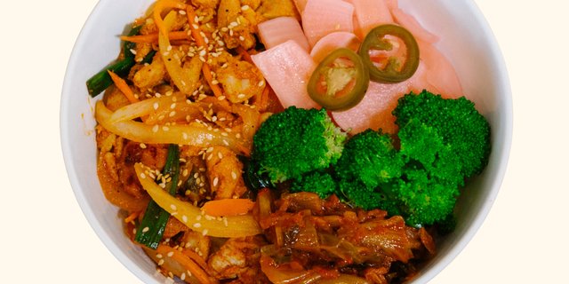 Spicy K-BBQ Chicken Bowl