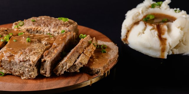 Meatloaf & Brown Gravy