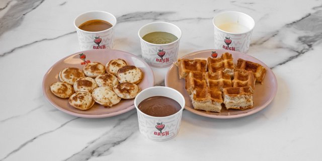 Waffle & Mini Pancakes Box