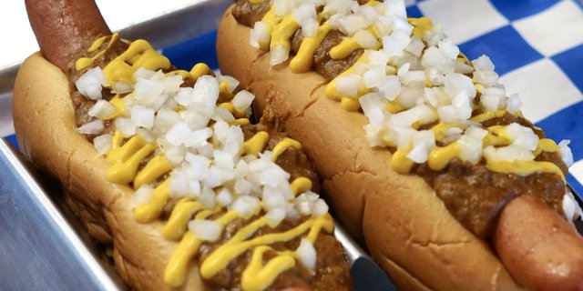 2 Detroit Coney Dogs