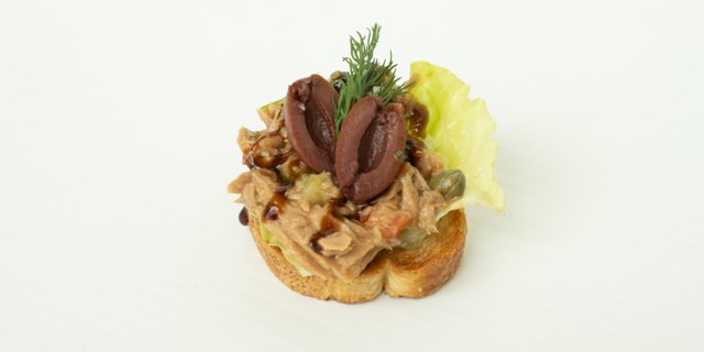 Tuscan Tuna Mini Toasts