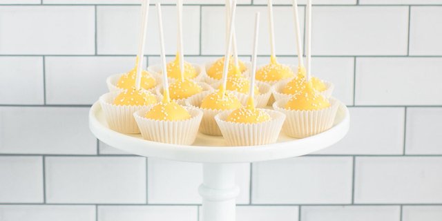 Lemon Cake Pops