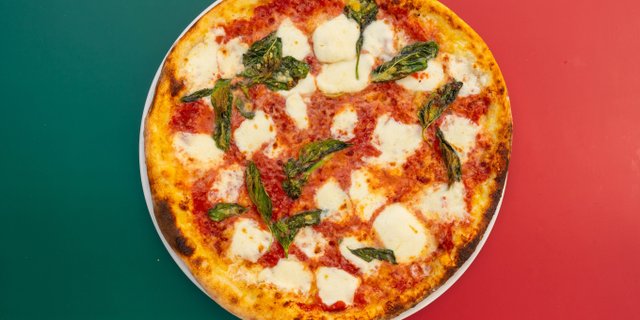 Gluten-Free Margherita Pizza
