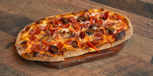 Tre Carne Pizza