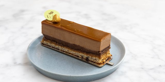 Hazelnut Praline Cake