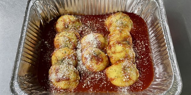 Pan - Ravioli w/ Homemade Tomato Sauce