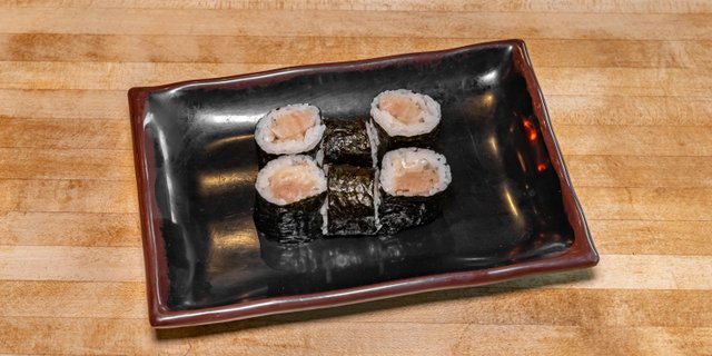 Yellowtail Roll