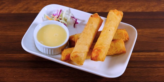 Mozzarella Fried Spring Rolls