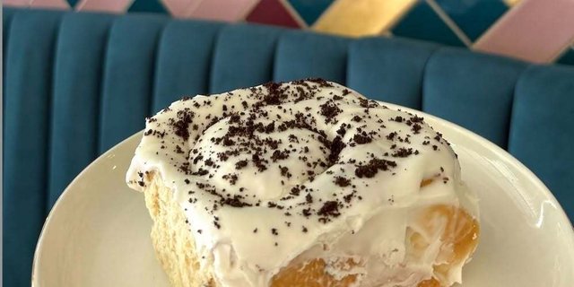 Sweet Roll Tray