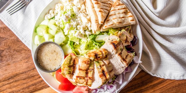 Santorini Greek w/ Chicken Salad