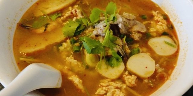 Thai-Style Tom Yum Noodle Soup