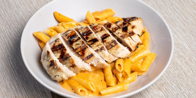 Penne Sugo Rossa w/ Chicken Meal