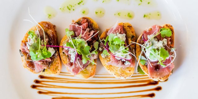 Smoked Salmon Crostini