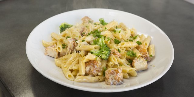 Chicken Broccoli Alfredo Pasta