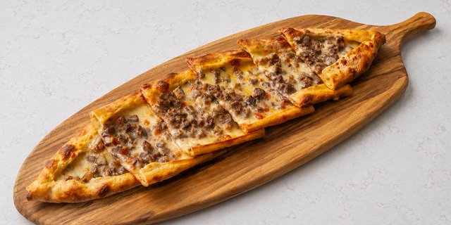 Beef Pide
