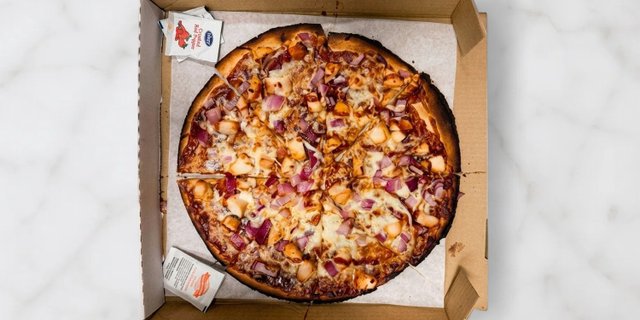 Gluten-Free BBQ Chicken Pizza