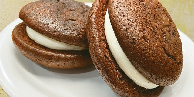Chocolate Whoopie Five Pie