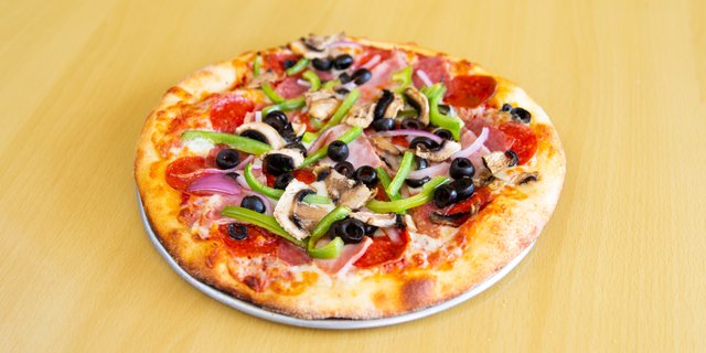 Deluxe Pizza